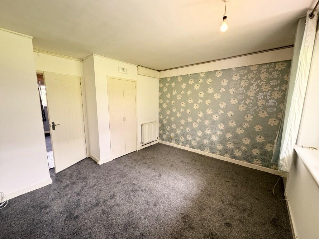 Bedroom 1 (2)