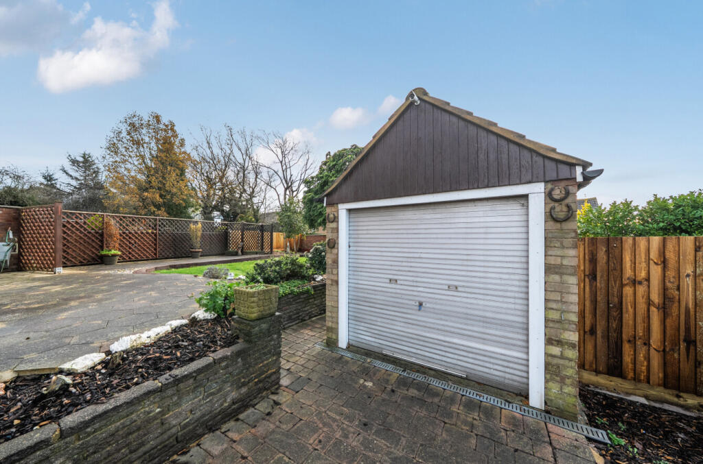 1384341-27-6936b3...