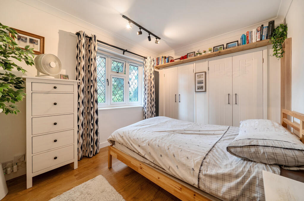 1383097-5-6925ba8...