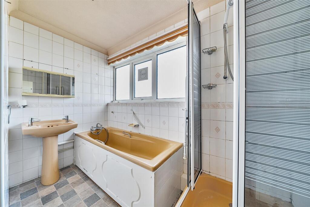 Sycamore Road - Bathroom.jpg