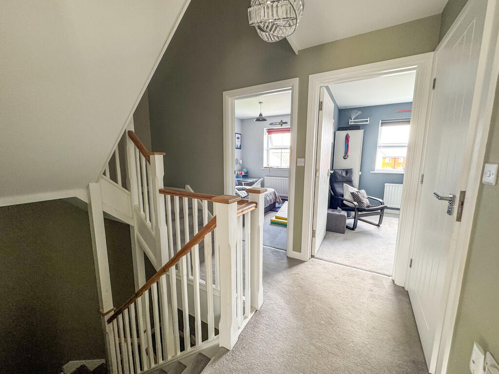 landing 1st floor