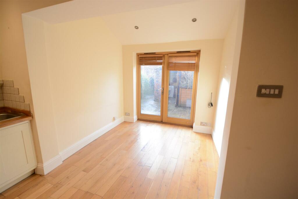 Water Row Dining Room.JPG