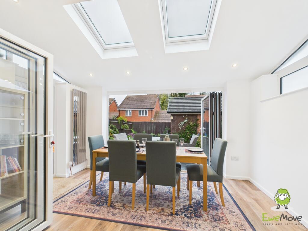 EweMove Estate Agents Basingstoke - The Coach Road