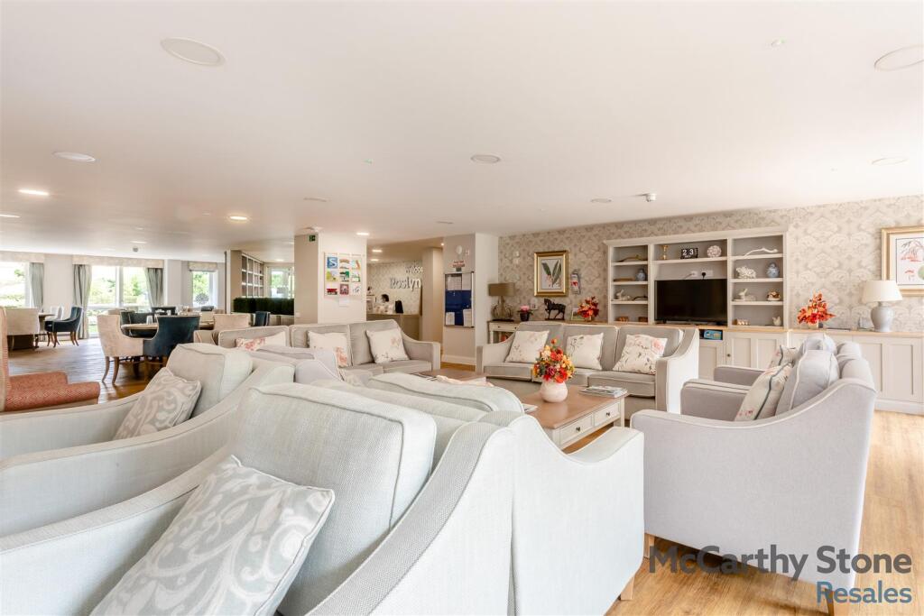 8657584-interior19.jpg