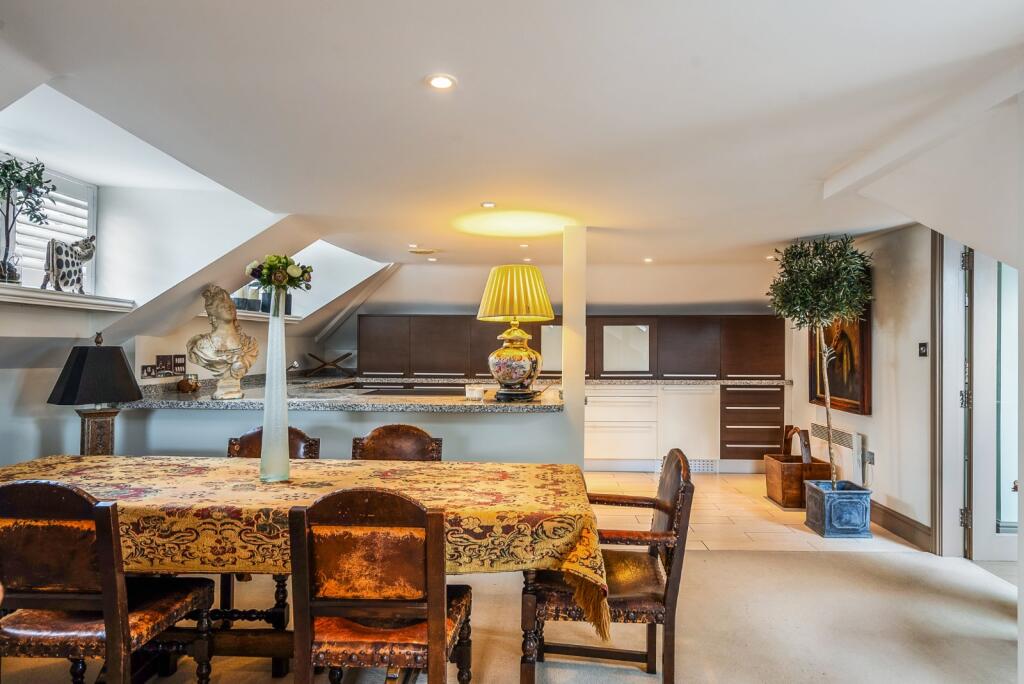 Kitchen/Dining