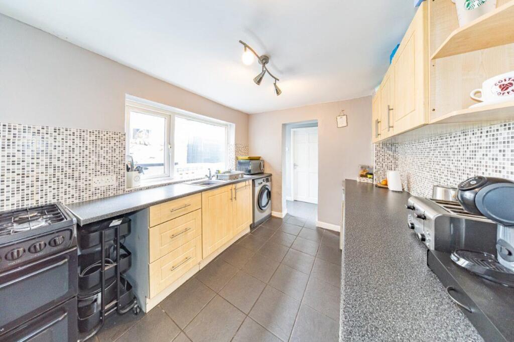 35 Cross Street kitchen 3.jpg