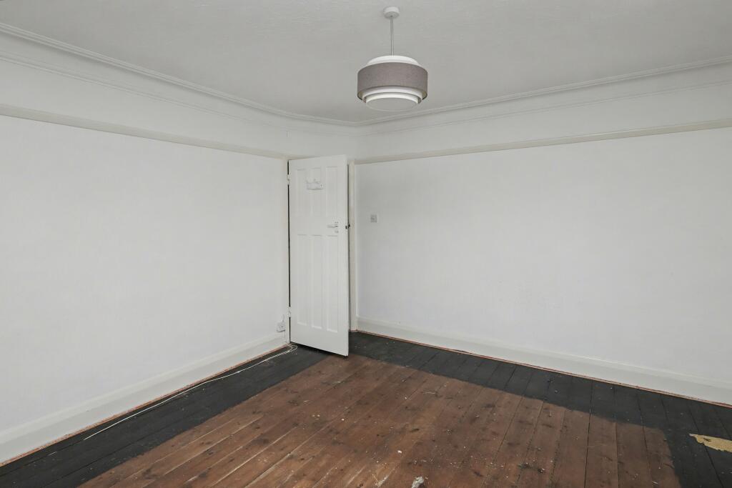11 Church Crescent, London N20 0JR