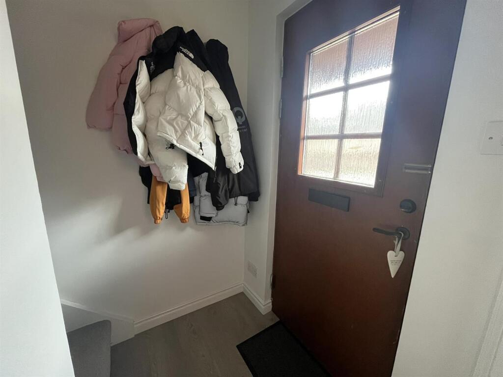 ENTRANCE HALLWAY