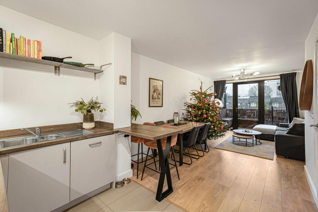 Reception/Kitchen