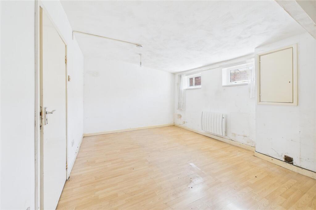 Building @ 182 Whitehall Road Redfield, Bristol, B