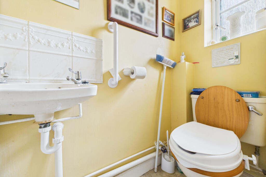 CAM05454G0-PR0017-STILL005