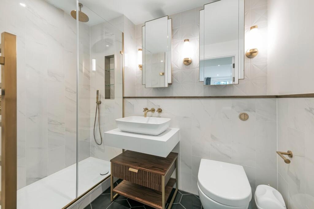 Ensuite