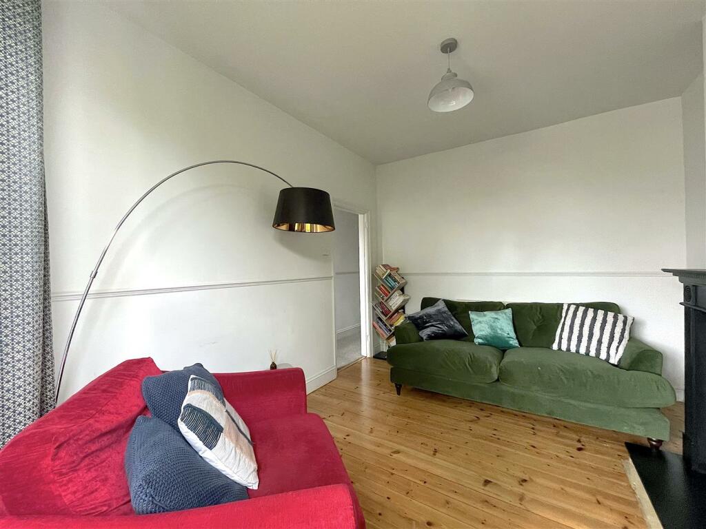 Living Room (2).jpeg