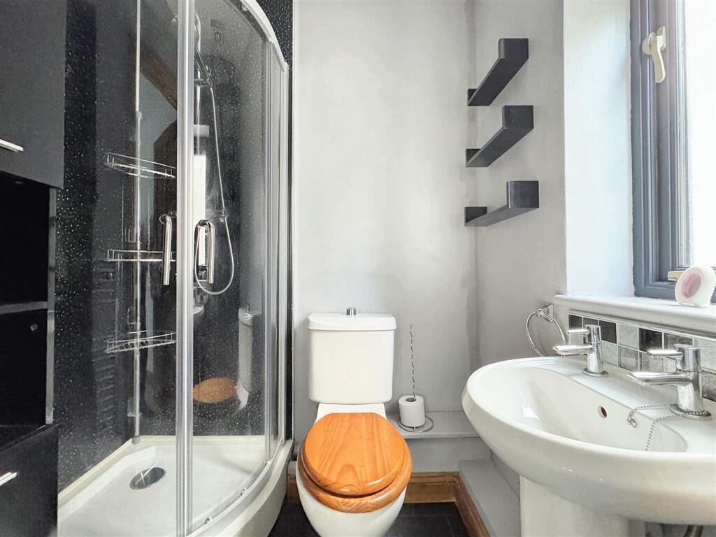 En-suite to Bedroom Two