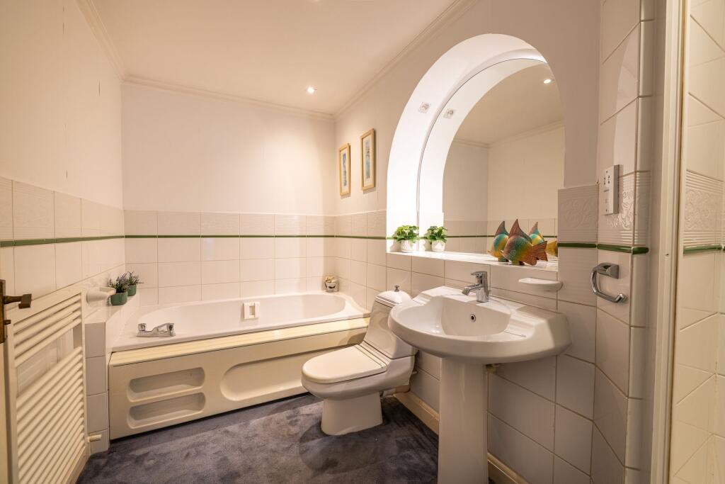 Ensuite