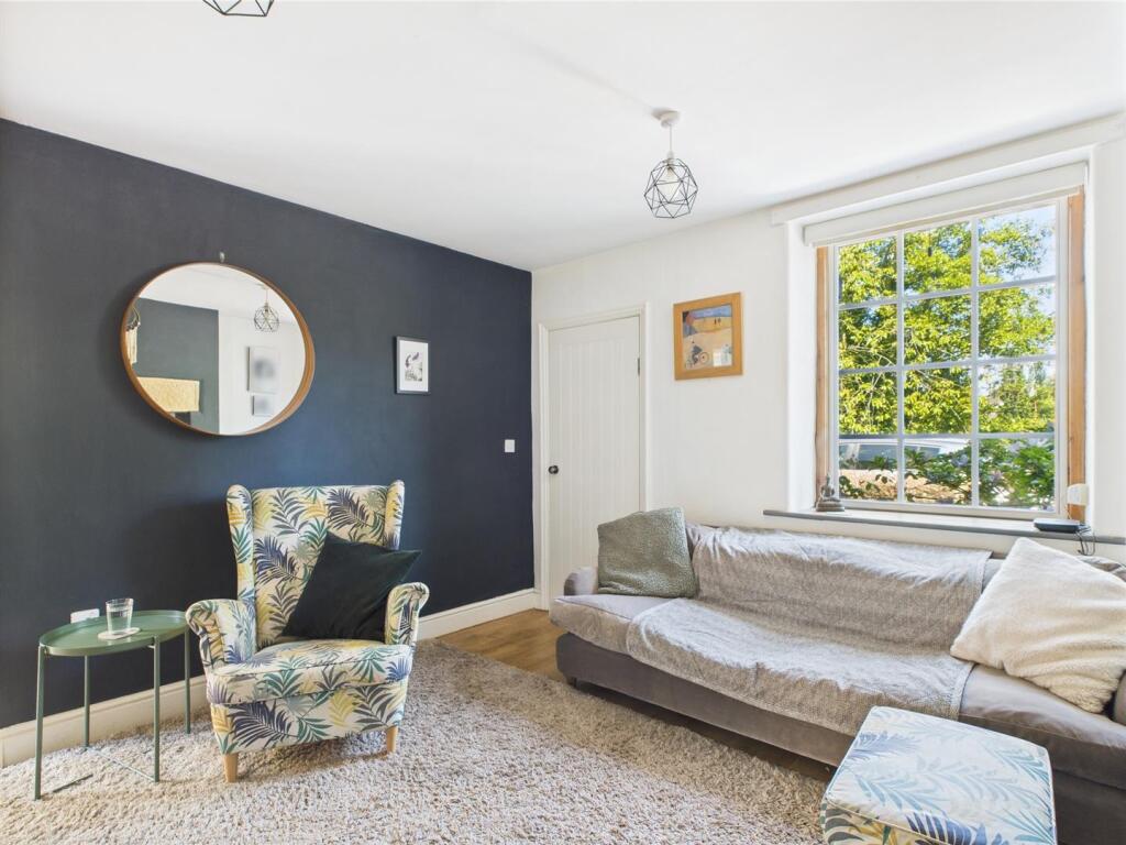 Charming Lounge