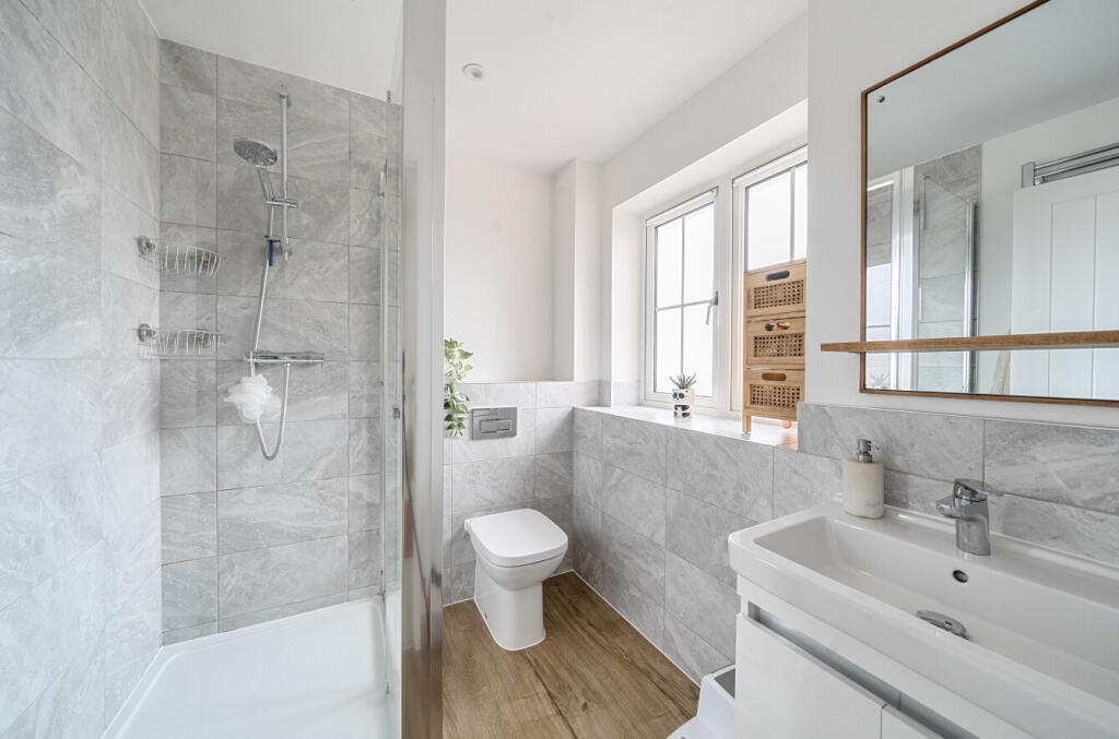 1302093-9-683ec3f...