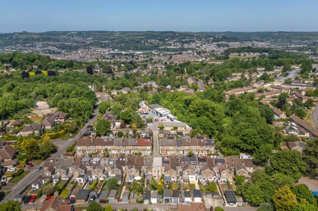 28 Hawthorne Grove-14.jpg