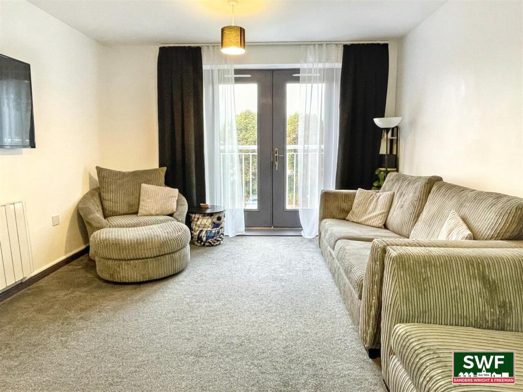 Living Room2.jpg