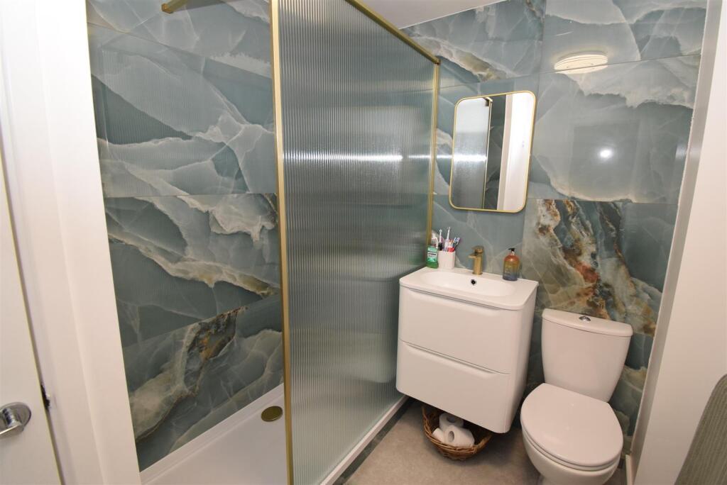 Family Shower Room