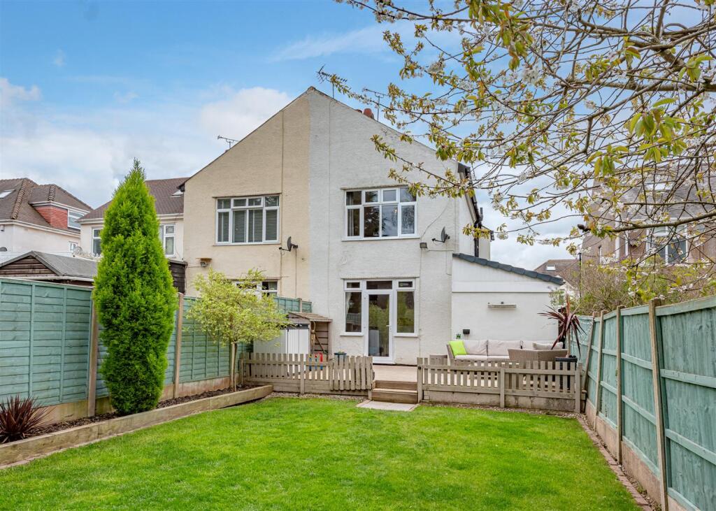 36 Pennhouse Avenue-External.jpg