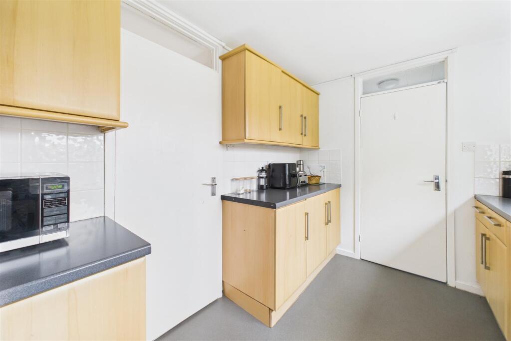 3 Home Farm, Shaplands, Stoke Bishop, Bristol BS9 