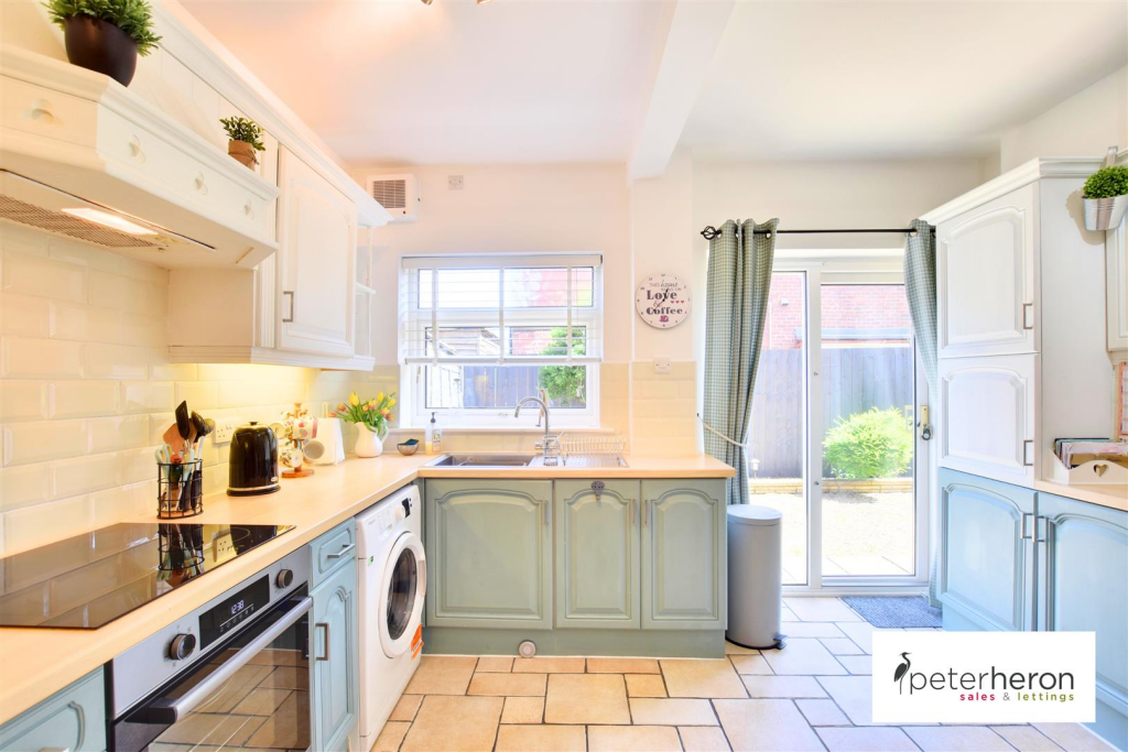 Breakfasting Kitchen