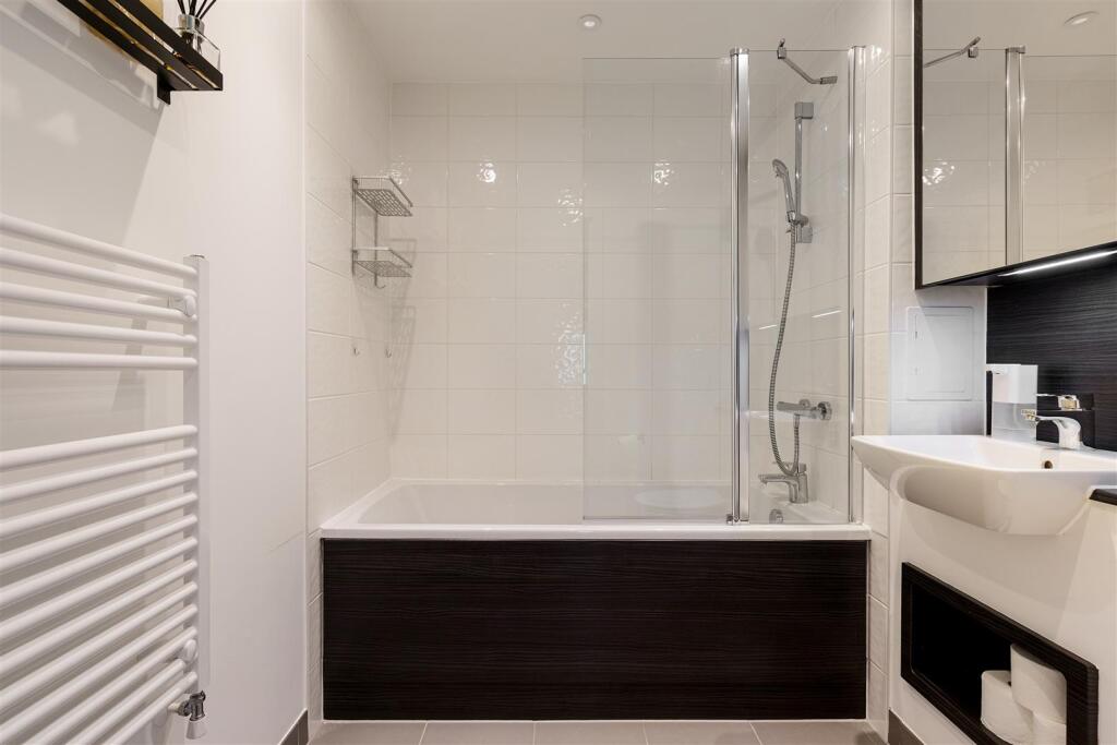 Shipbuilding Way E13