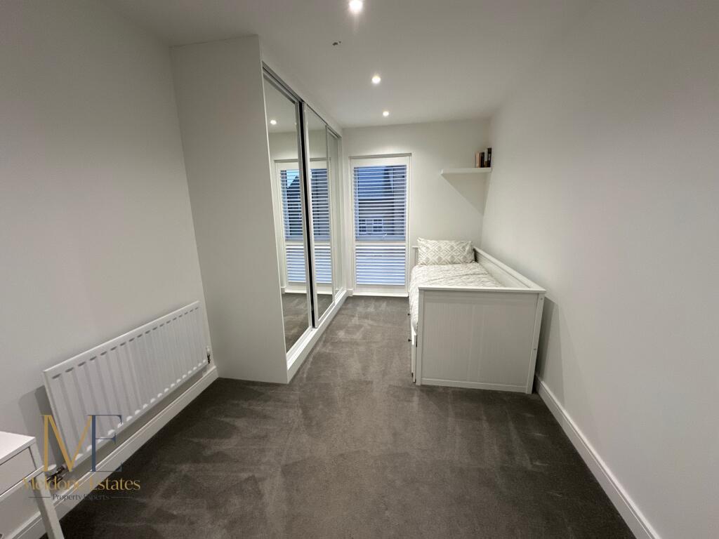 Bedroom 2.JPG