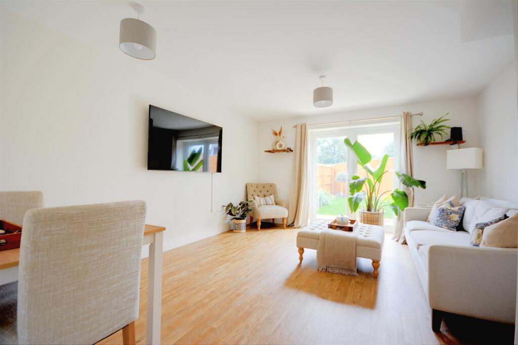 112 Church Street - Lng1.jpeg