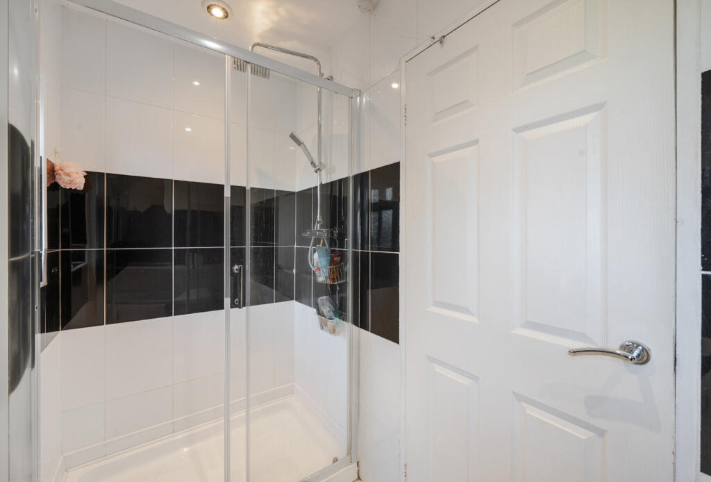 1386025-4-692f16c...