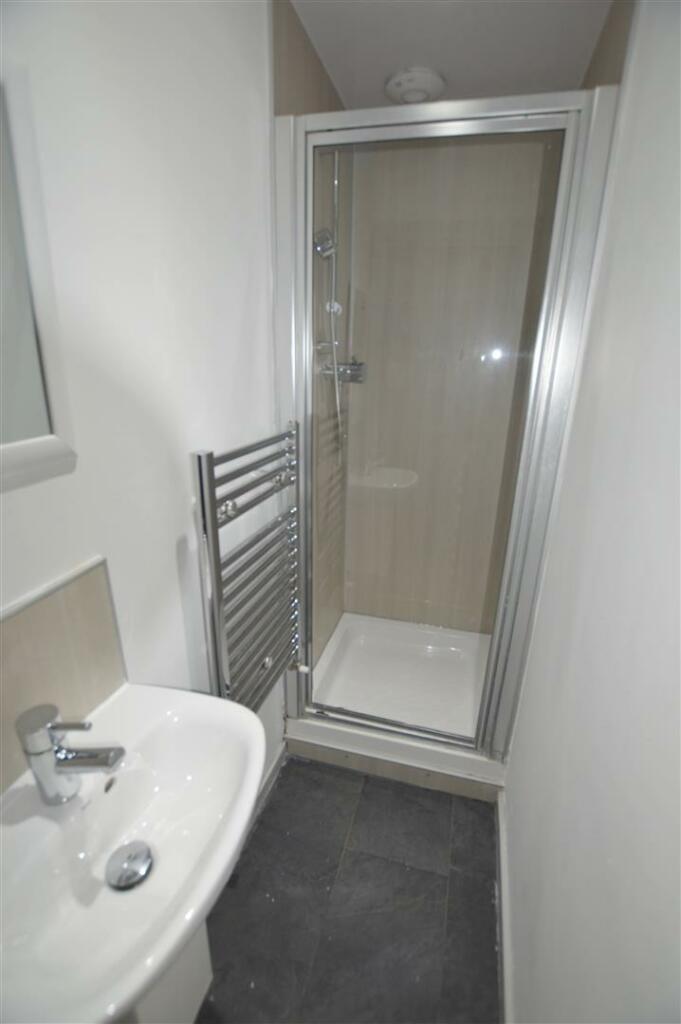 60 Balmoral Terrace Shower Room.JPG