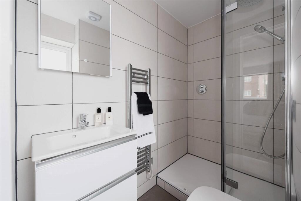 Show Home Shower Roo