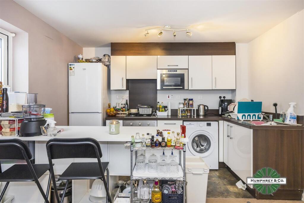 15  Bedgebury Court,  1 Hawker Place -008.jpg