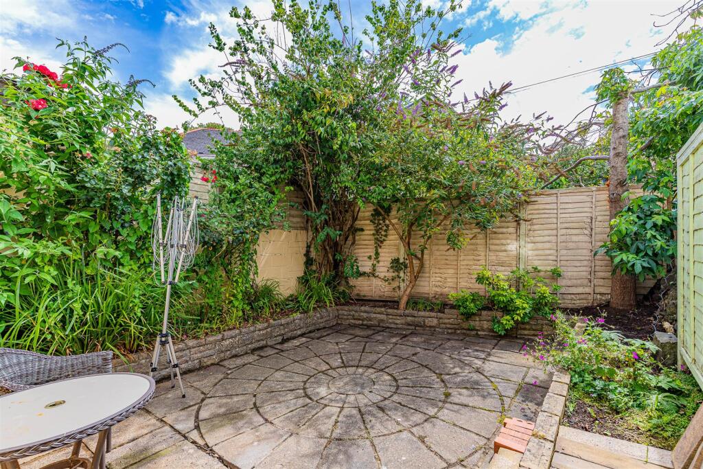 Llantrisant Street 3-2.jpg