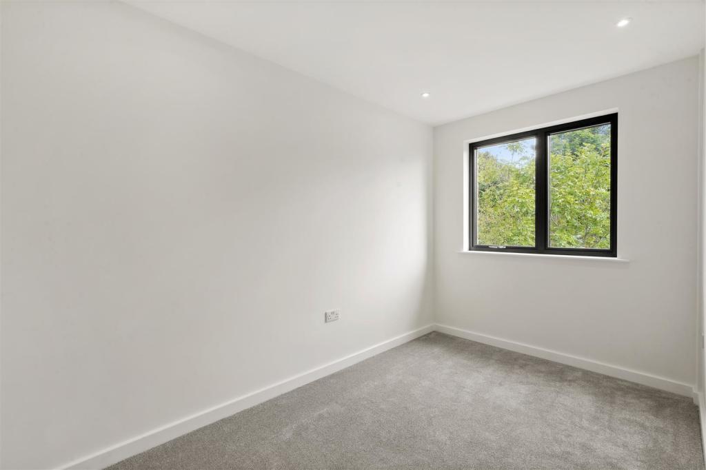 Flat 10, 1 Bridgehill Close - LCoGTAmQl7UqMMWZTfbk
