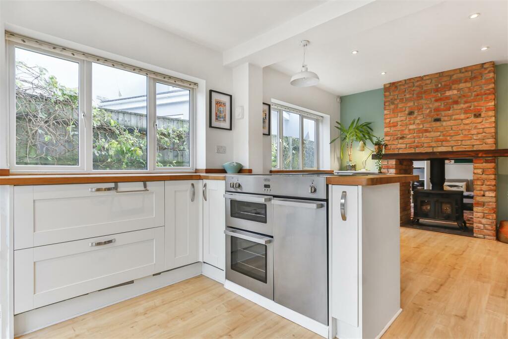 kitchen3.jpg