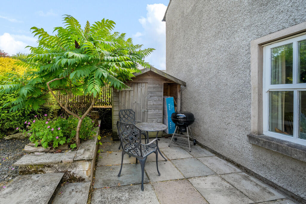 Annexe Courtyard ...