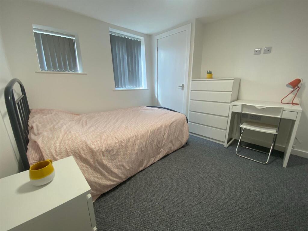 Bedroom 5.jpeg