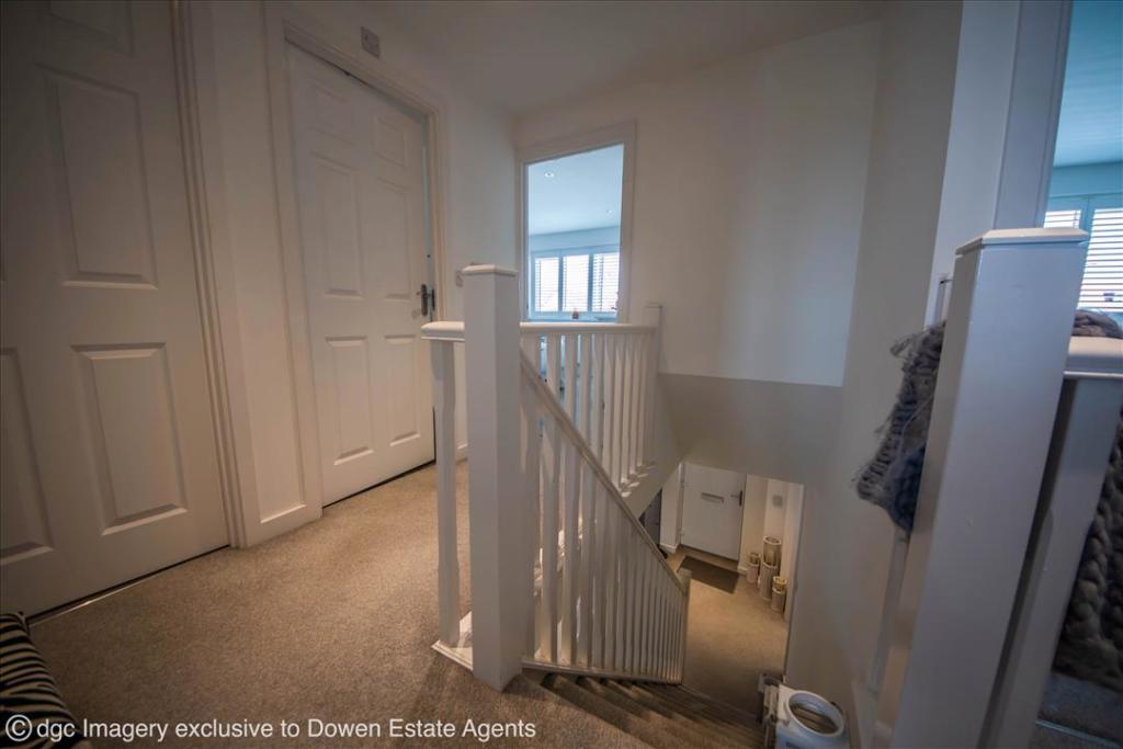 FIRST FLOOR LANDING