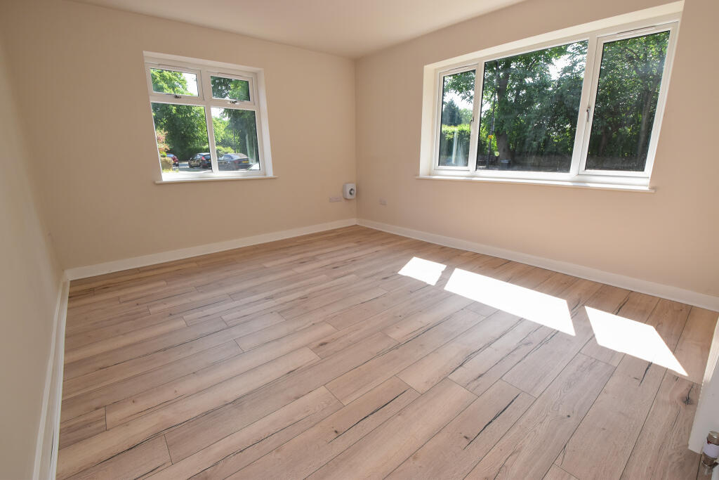 Flixton Road, Urmston, M41