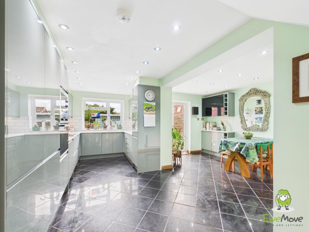 EweMove Estate Agents Basingstoke - Lavender Road 