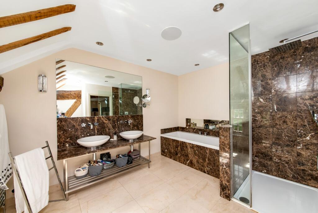 BEDROOM ONE EN-SUITE