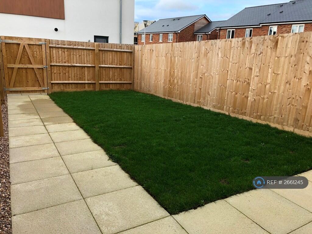 Garden With Rear Gate Access