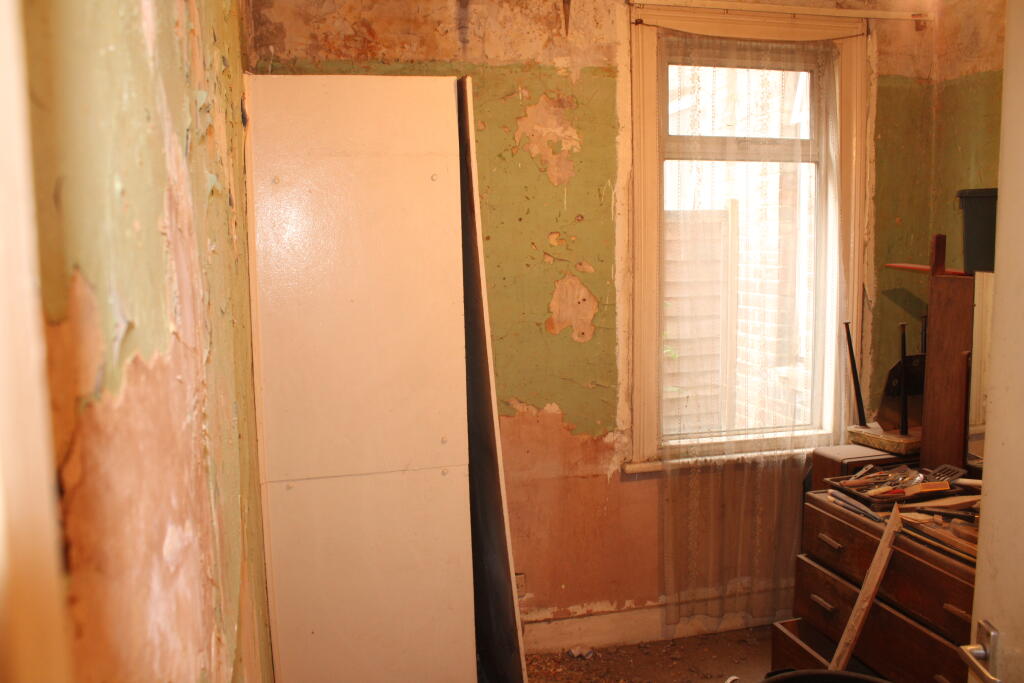Bedroom 2 (2)