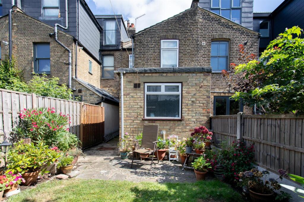 Rensburg Road, E17