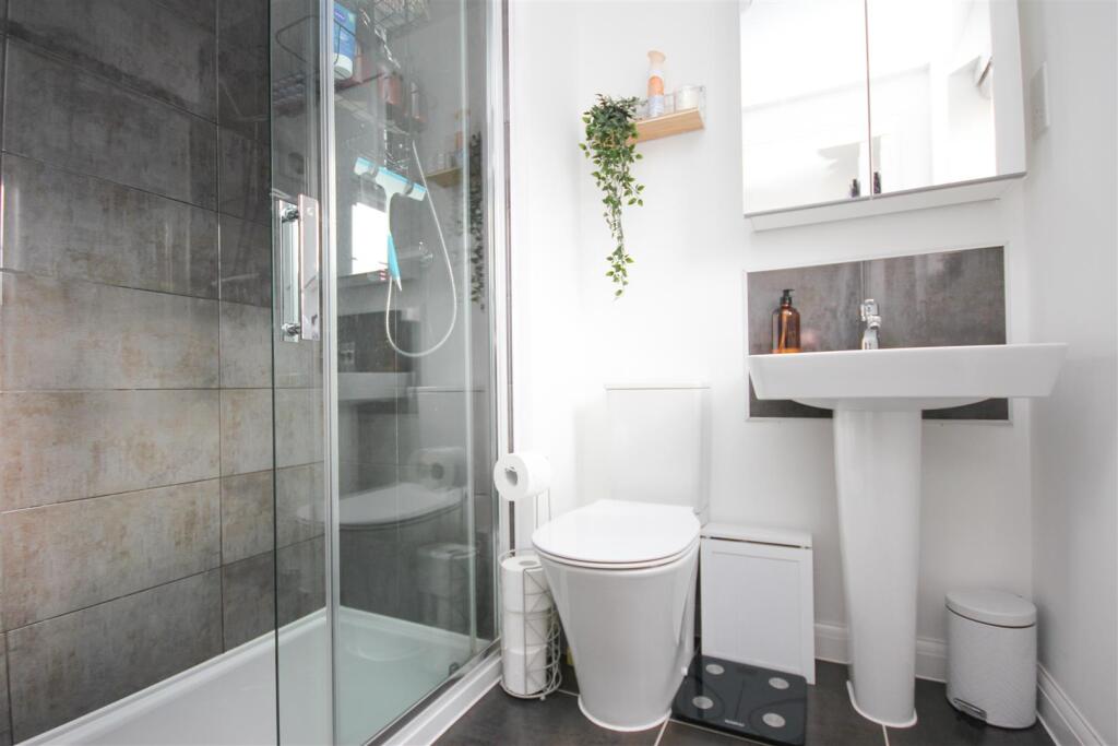 shower room.JPG