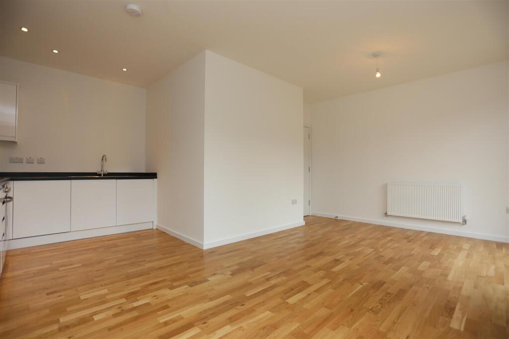5 Martello Lofts Living Room (3).JPG