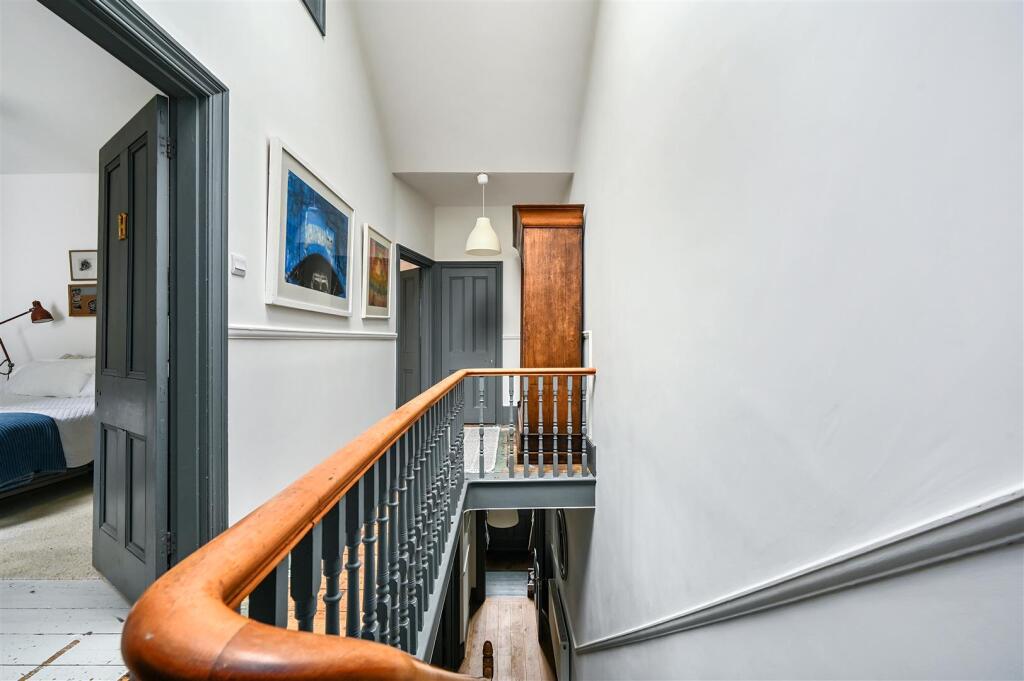 8 MILWARD CRESCENT - TN343RU (25).jpg
