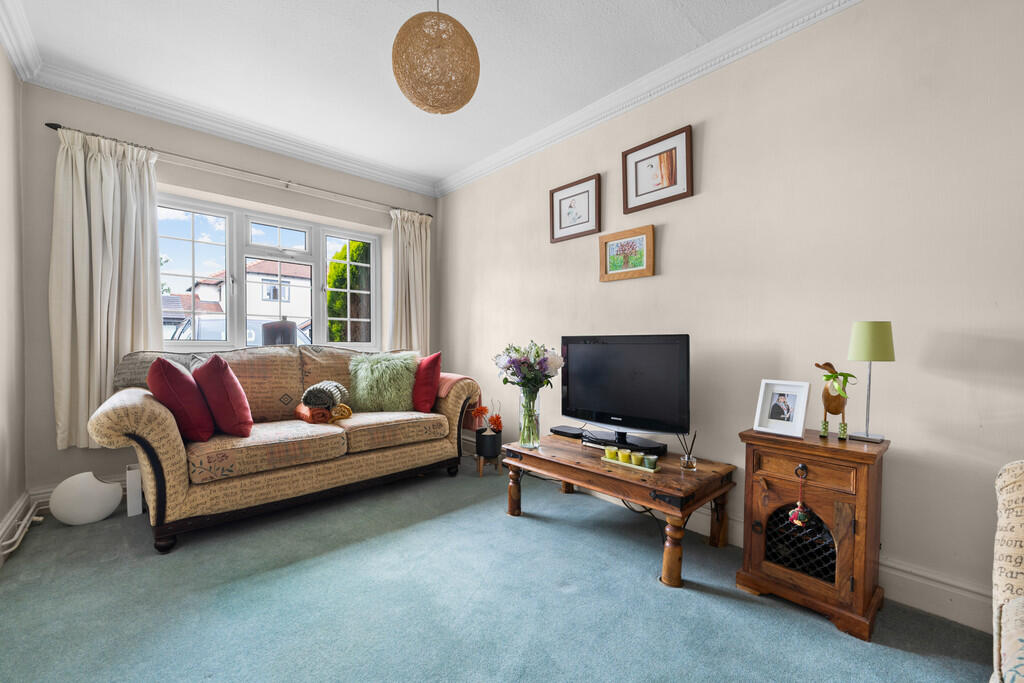 3 Curzon Close-14